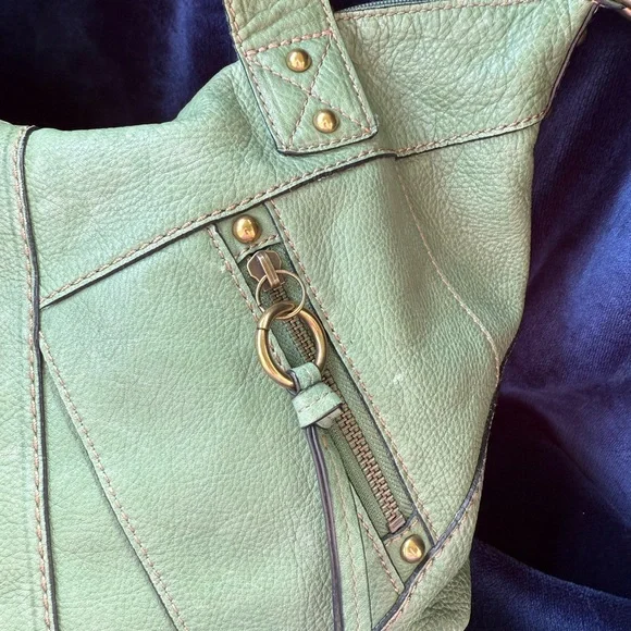 Fossil Green Shoulder Bag with Elegant Design - Picture 6 of 12